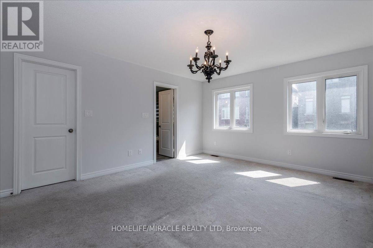 83 WILLOUGHBY WAY Image 24