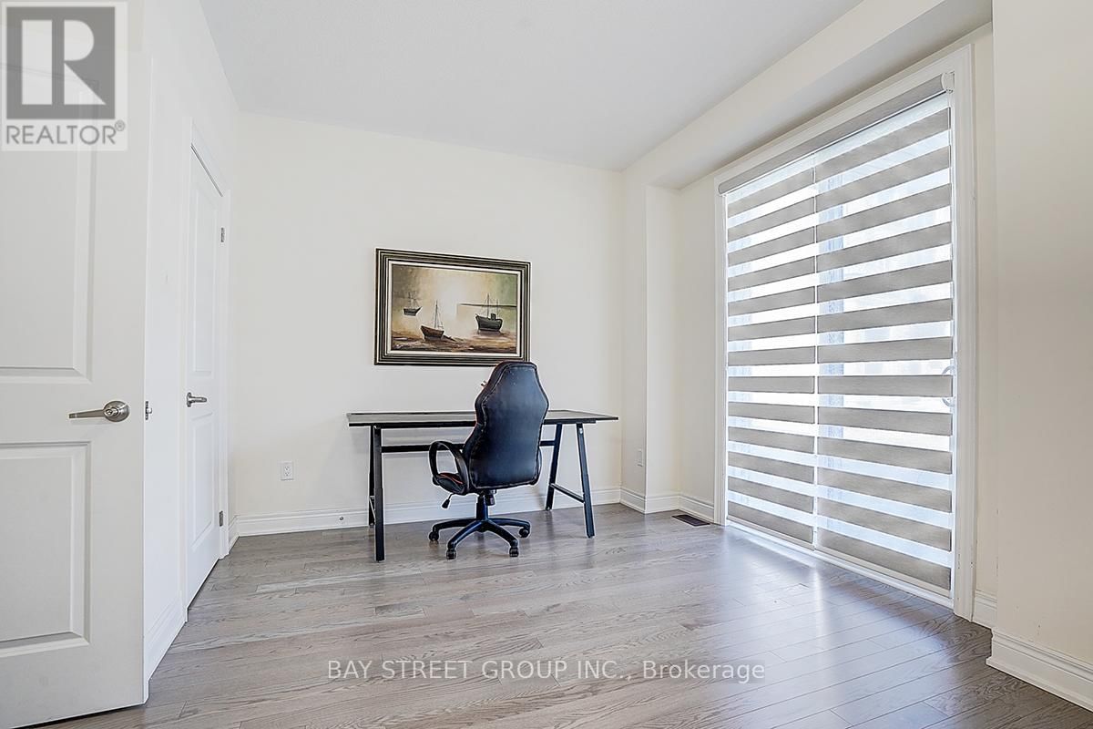 34 PHILLIPSEN WAY Image 9