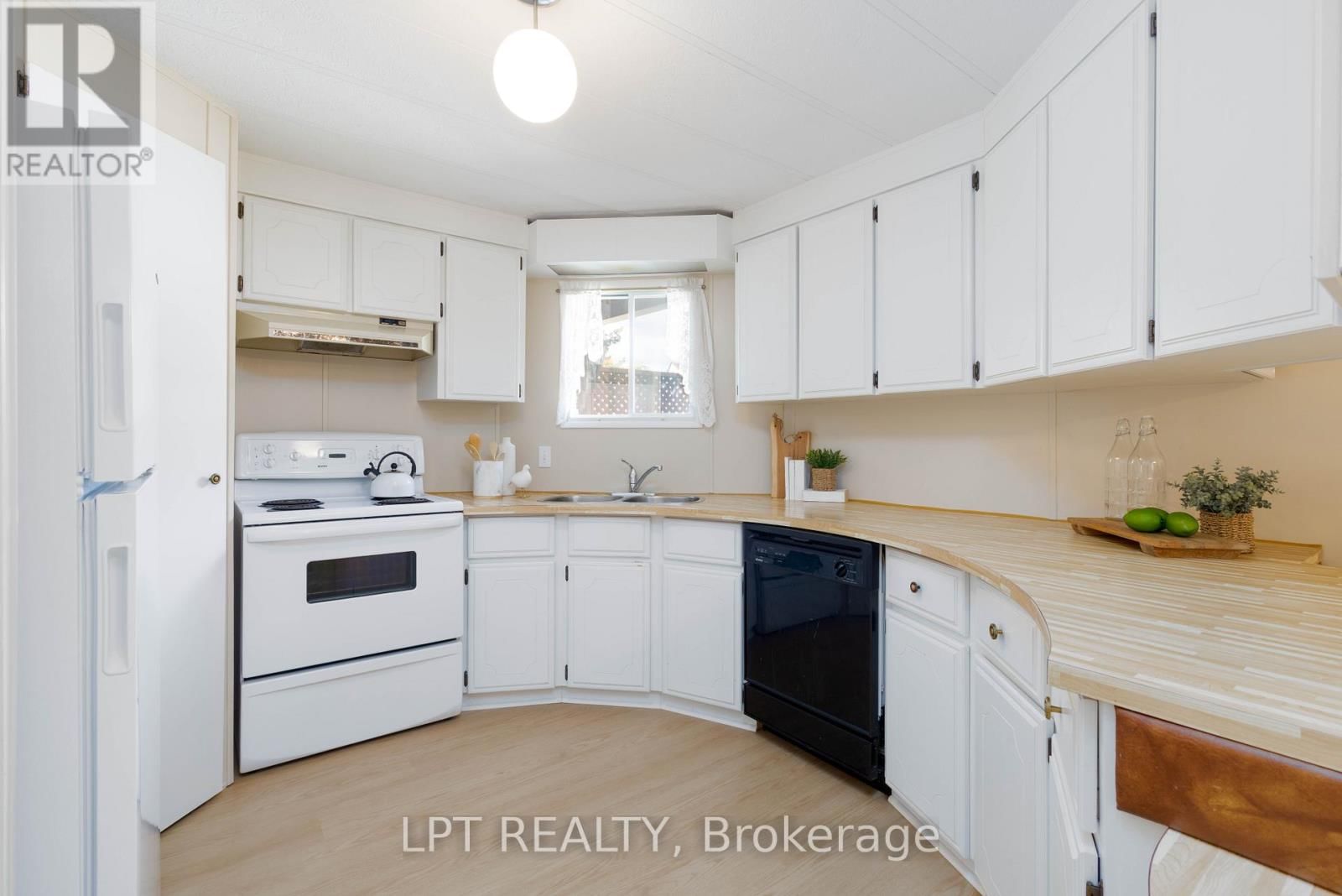 11 GENEVA COURT Image 10