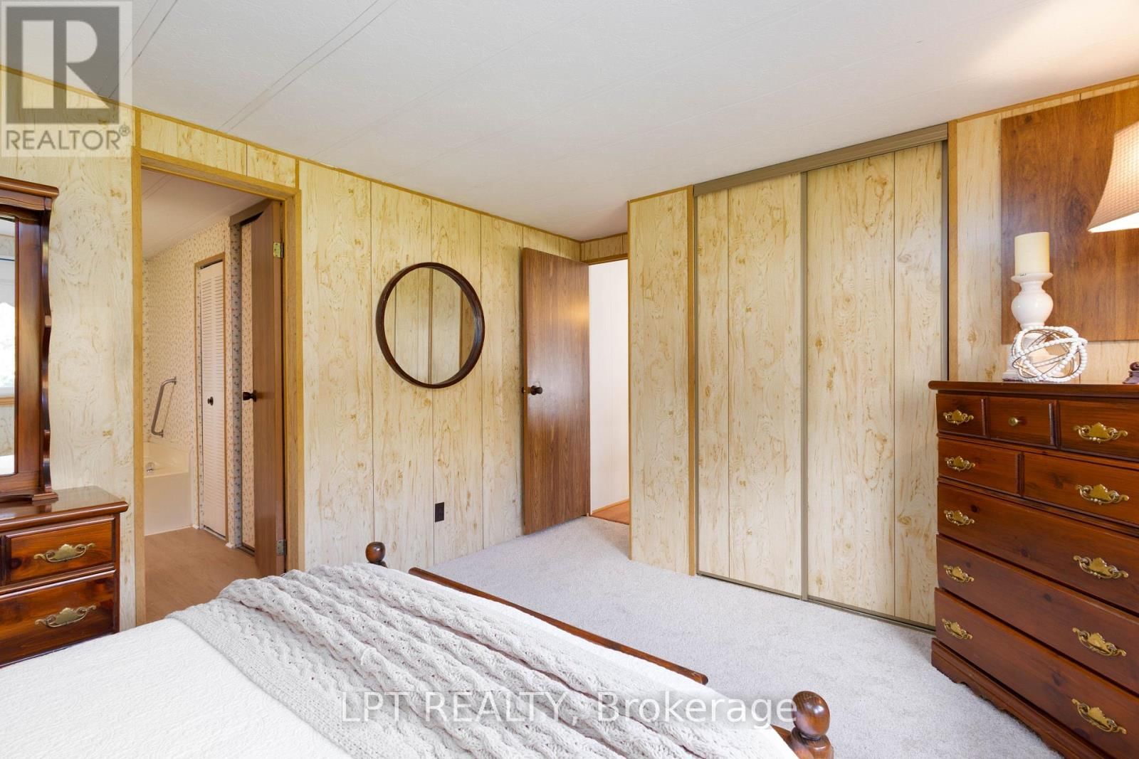 11 GENEVA COURT Image 14