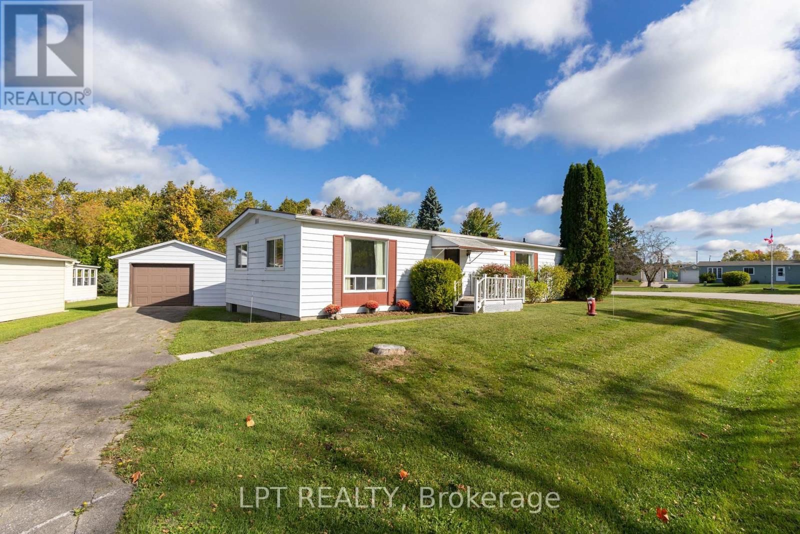 11 GENEVA COURT Image 2