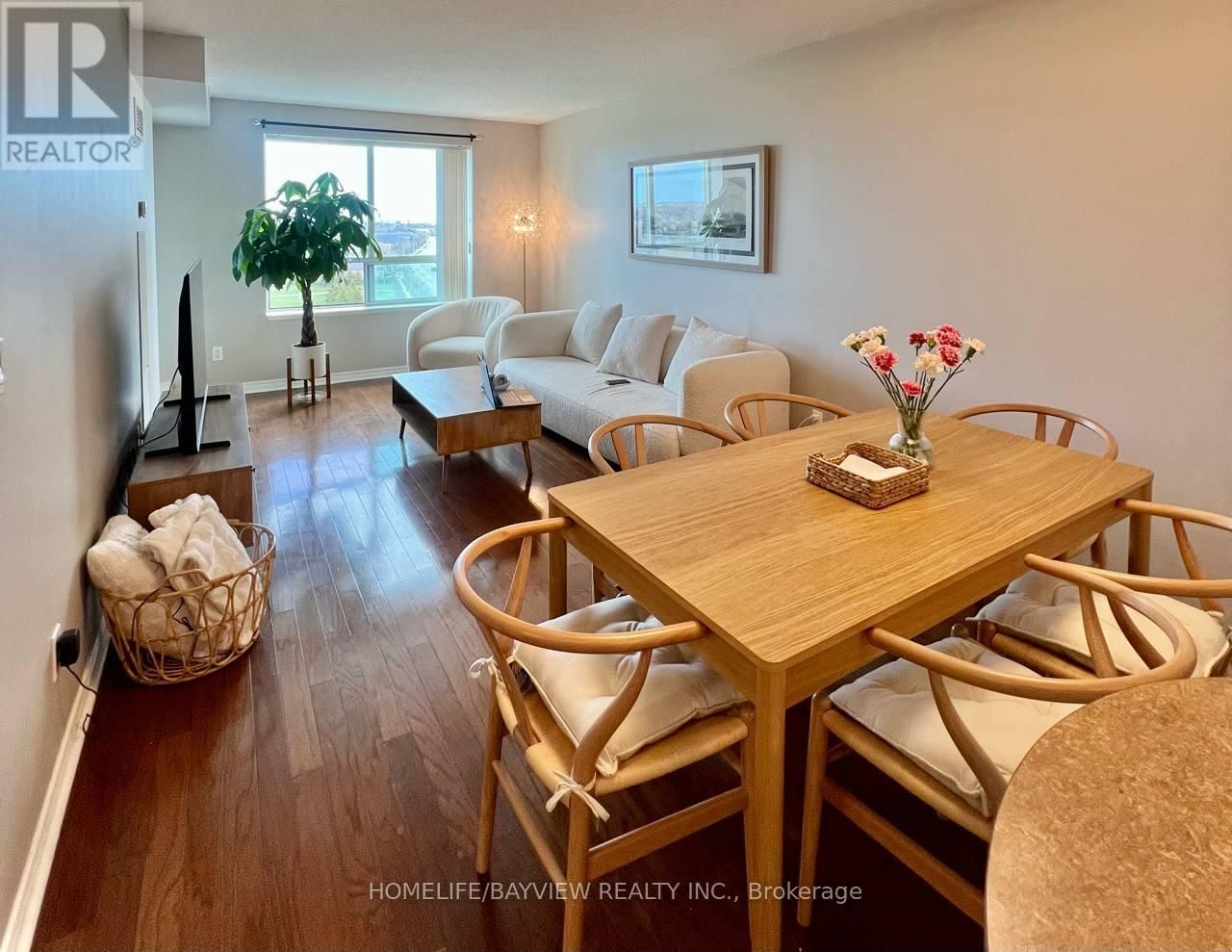 1009 - 11 ONEIDA CRESCENT Image 1