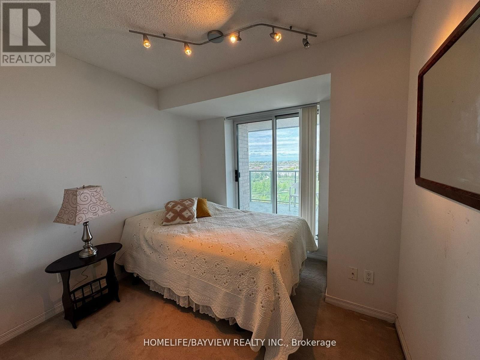 1009 - 11 ONEIDA CRESCENT Image 14