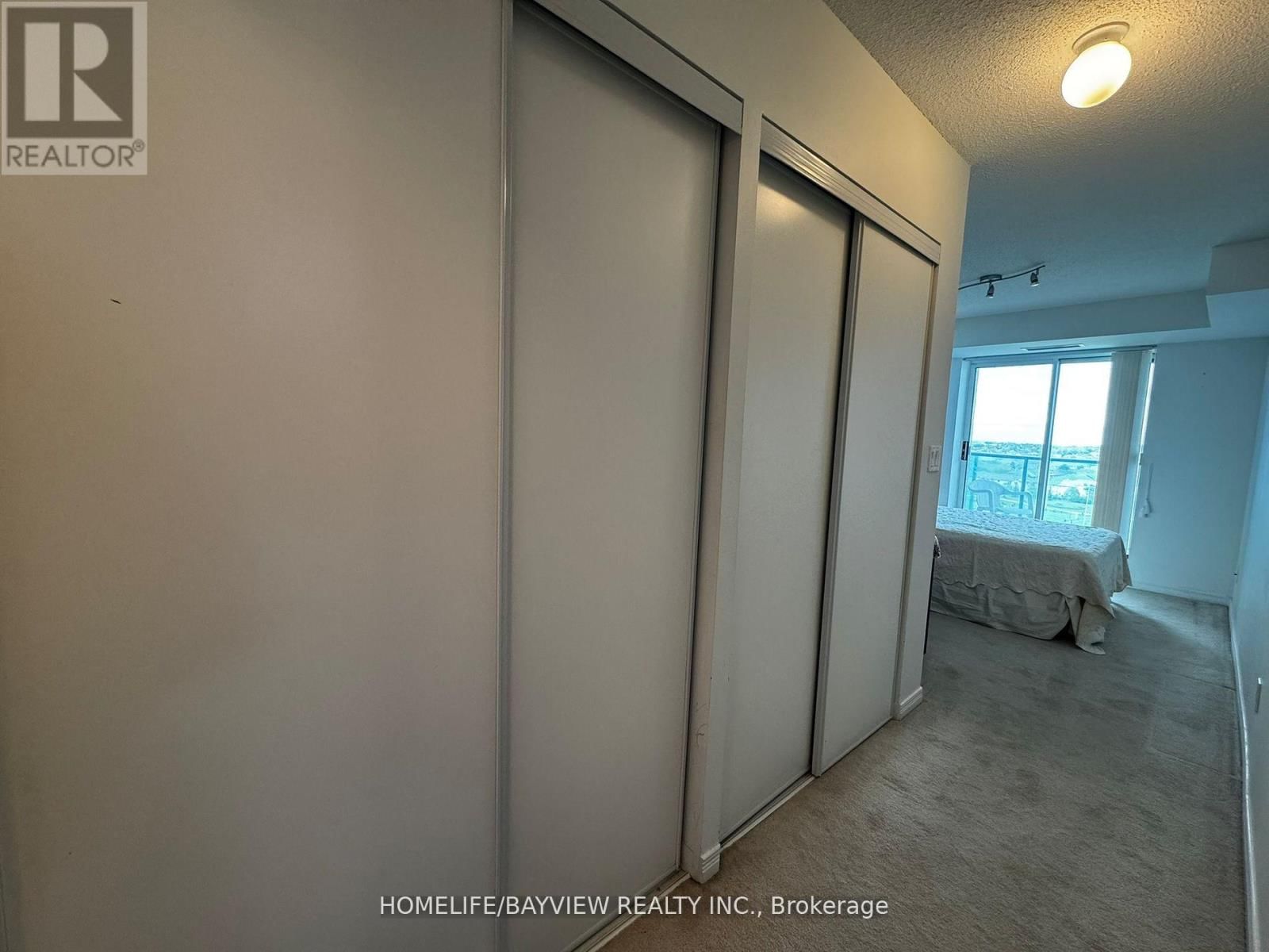 1009 - 11 ONEIDA CRESCENT Image 24