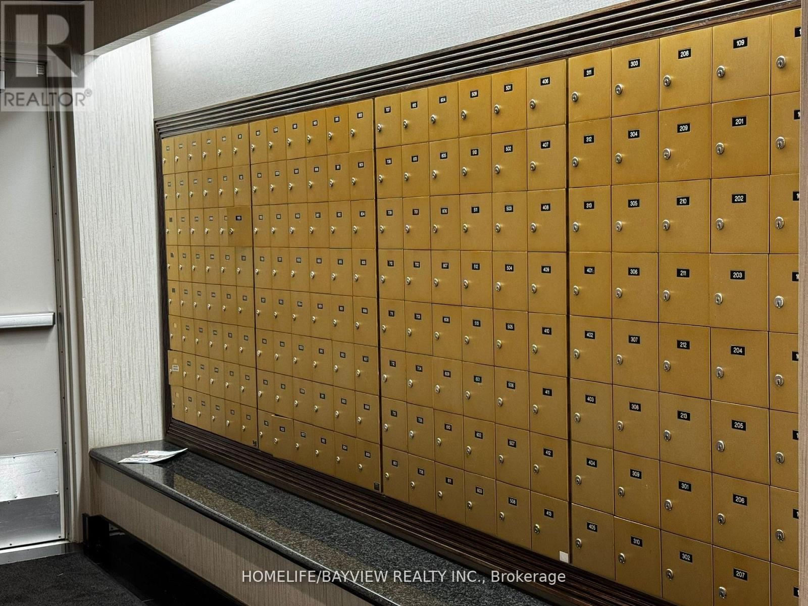 1009 - 11 ONEIDA CRESCENT Image 27