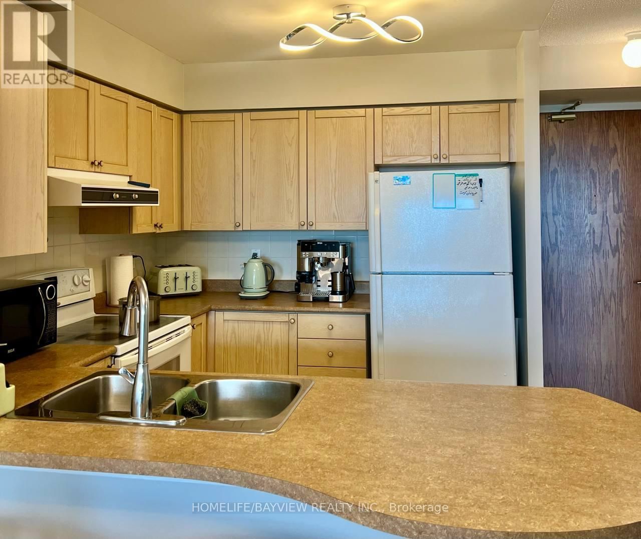 1009 - 11 ONEIDA CRESCENT Image 31