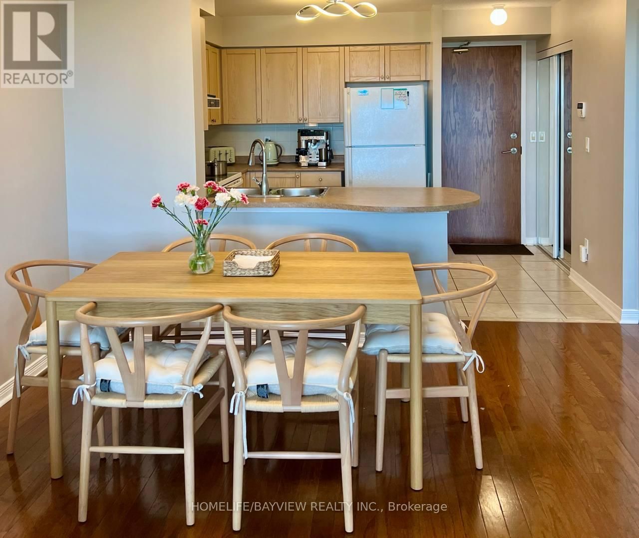 1009 - 11 ONEIDA CRESCENT Image 5