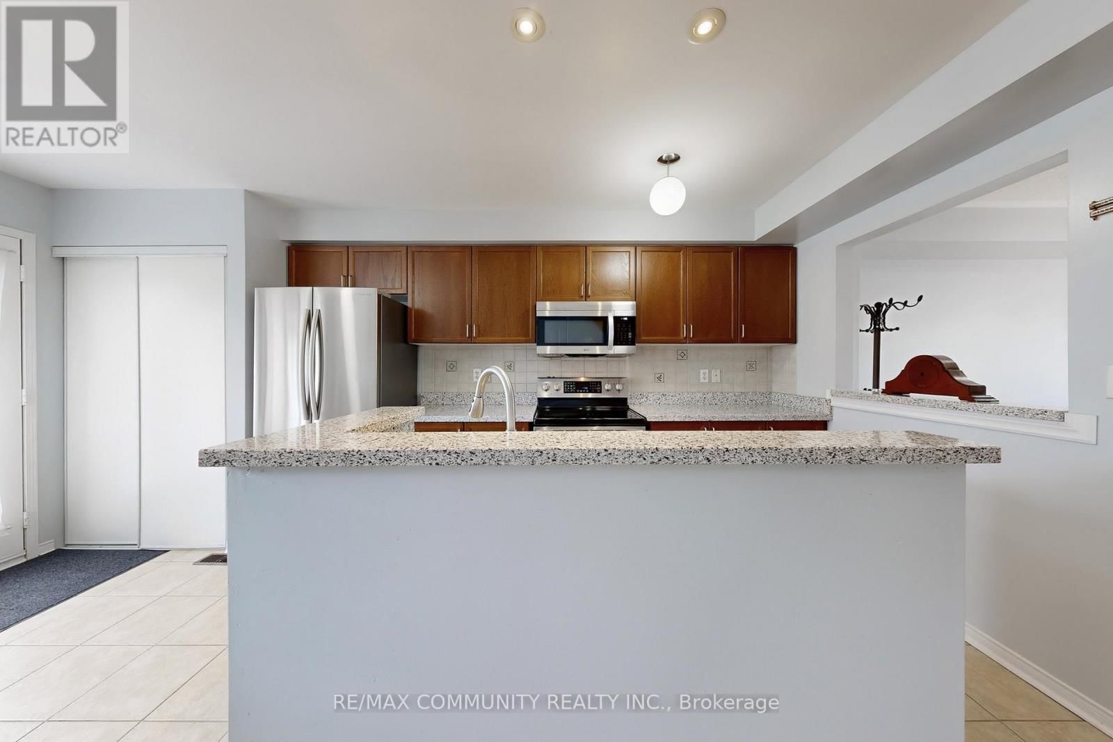 771 CORNELL ROUGE BOULEVARD Image 11