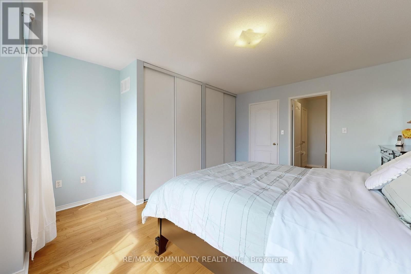 771 CORNELL ROUGE BOULEVARD Image 30