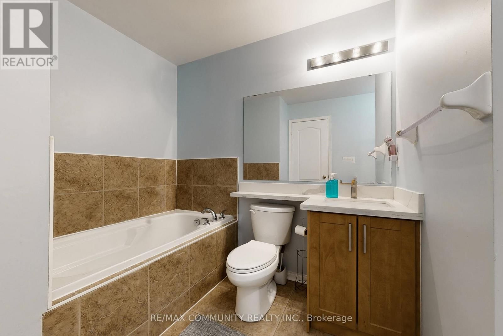 771 CORNELL ROUGE BOULEVARD Image 37