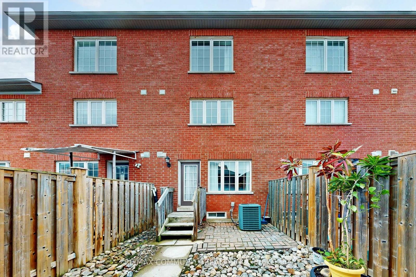 771 CORNELL ROUGE BOULEVARD Image 45