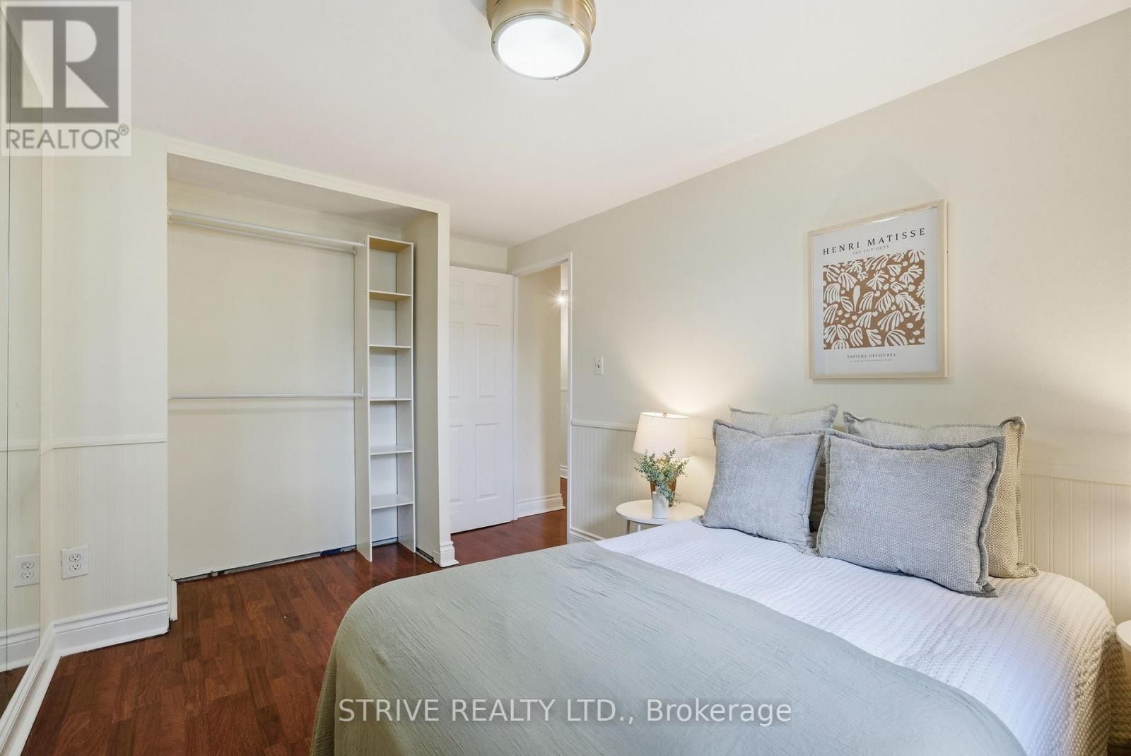 1718 JOHN STREET Image 15