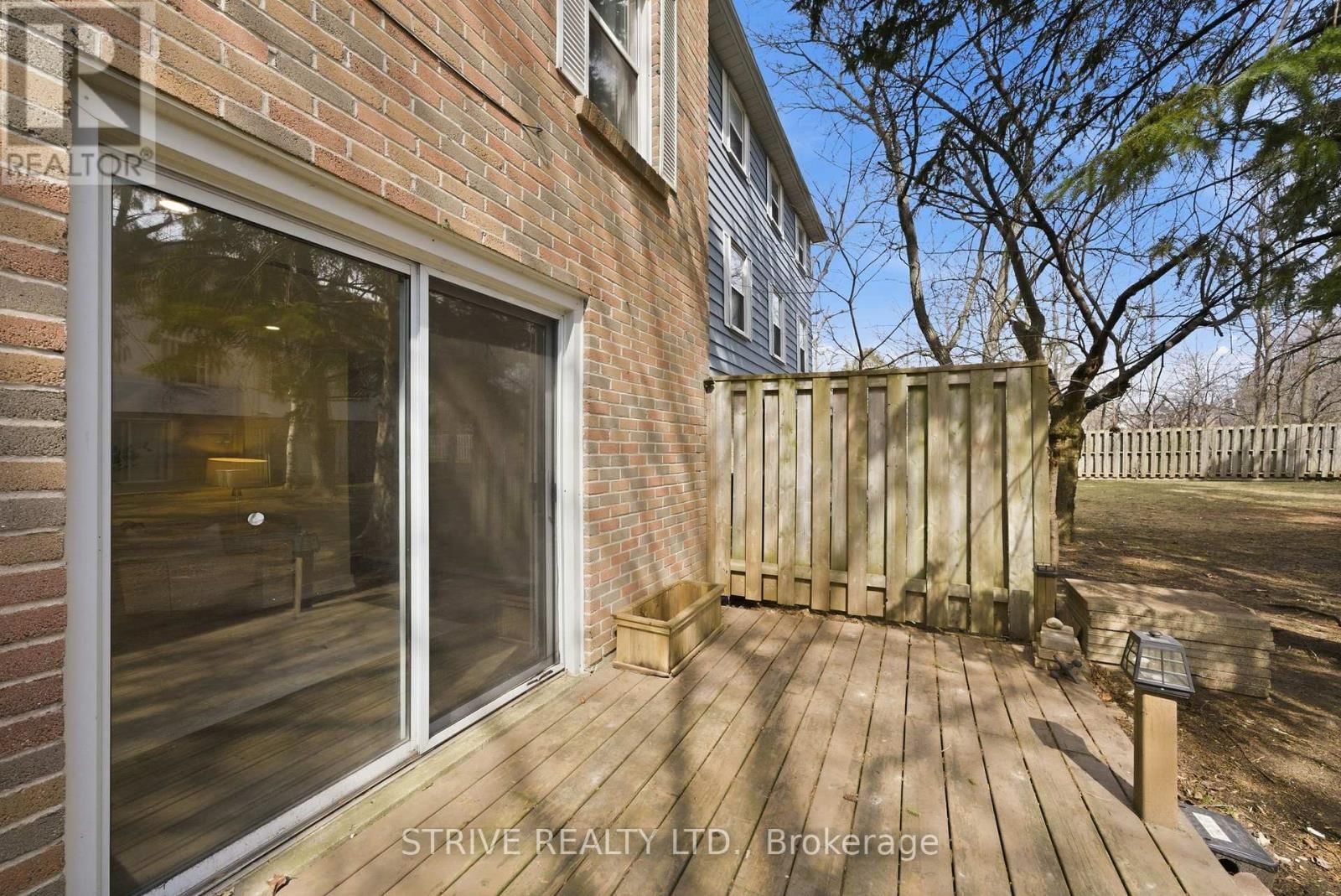 1718 JOHN STREET Image 24