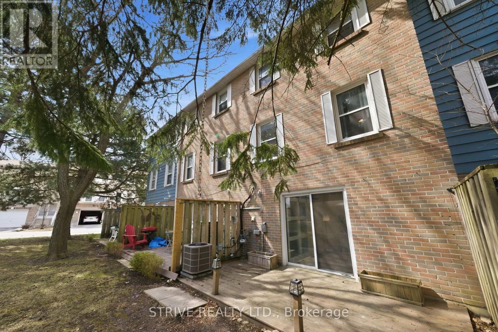 1718 JOHN STREET Image 25