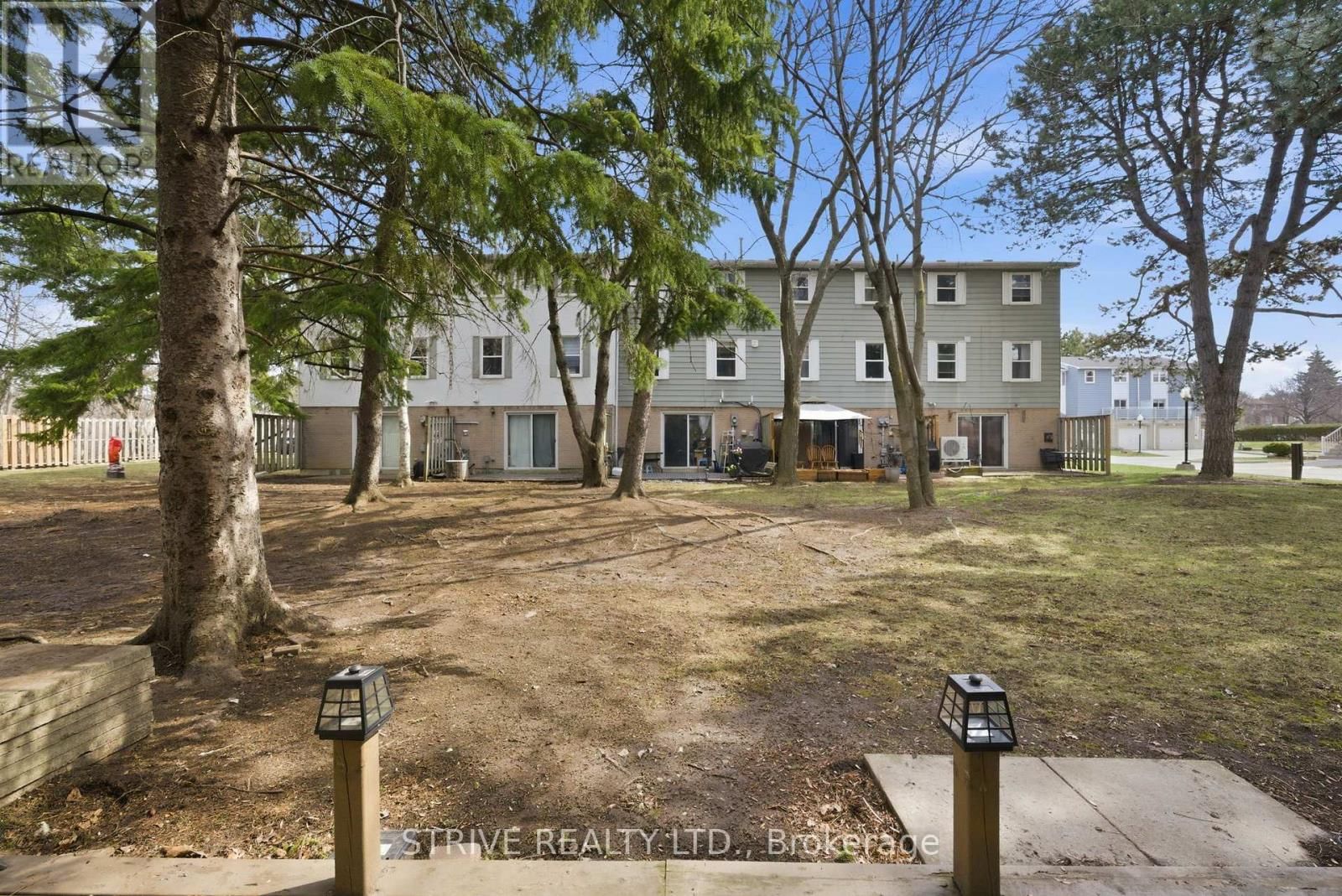 1718 JOHN STREET Image 26