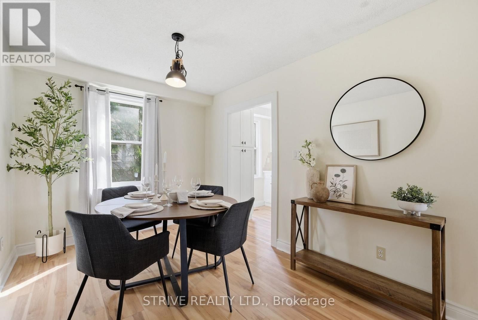 1718 JOHN STREET Image 7