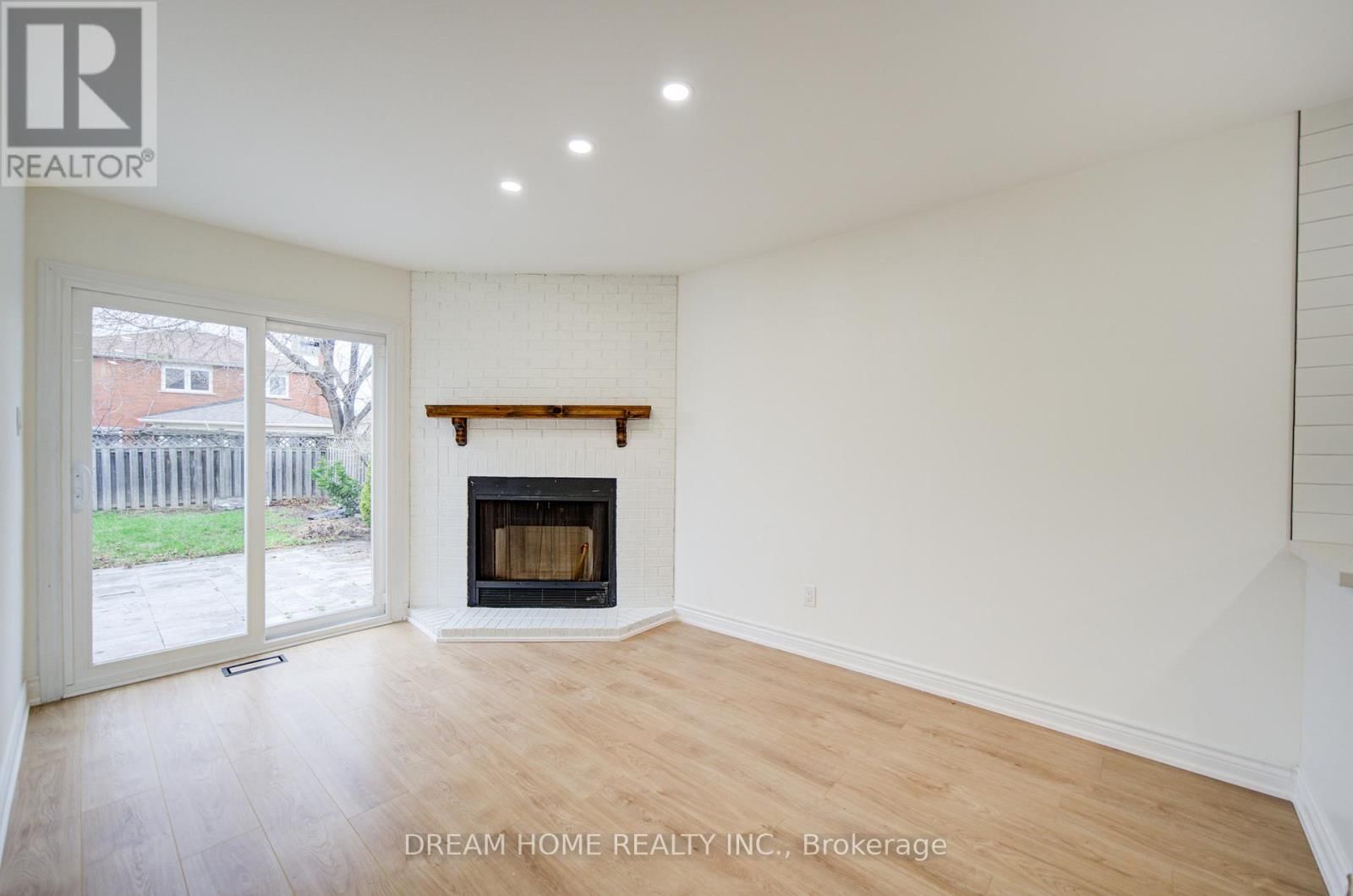 10 KAREN MILES CRESCENT Image 10