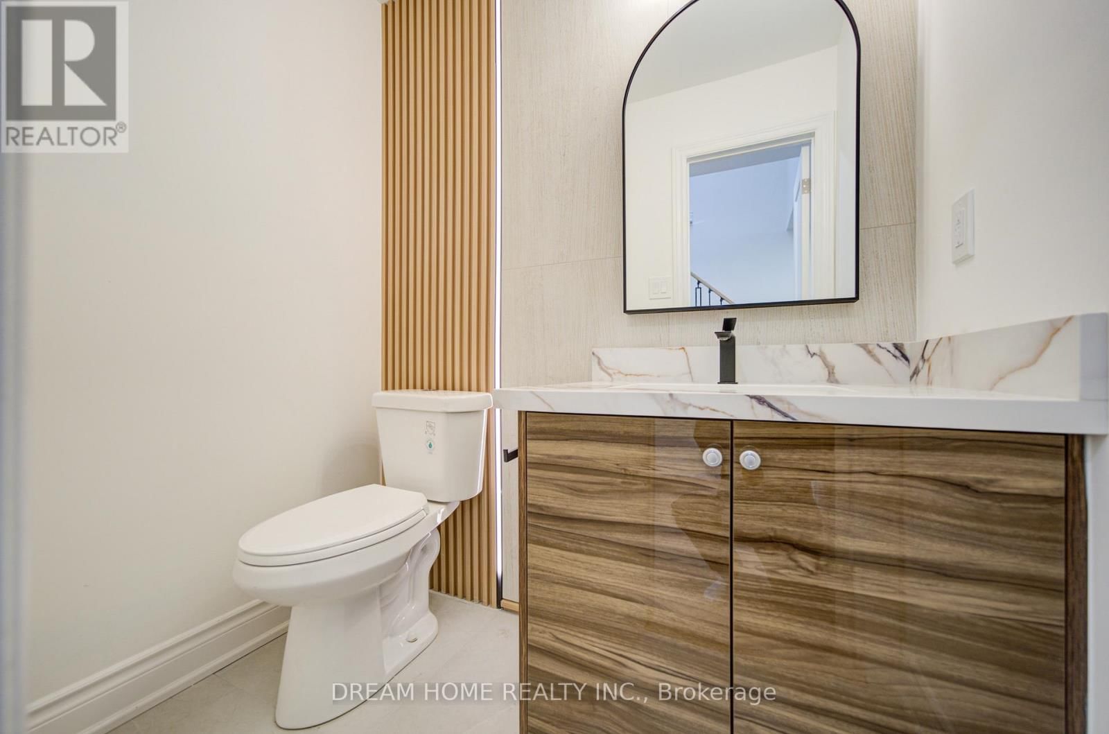 10 KAREN MILES CRESCENT Image 11