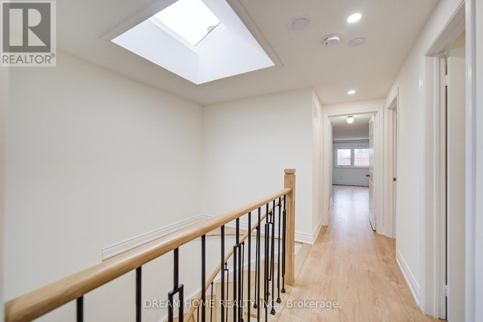 10 KAREN MILES CRESCENT Image 13