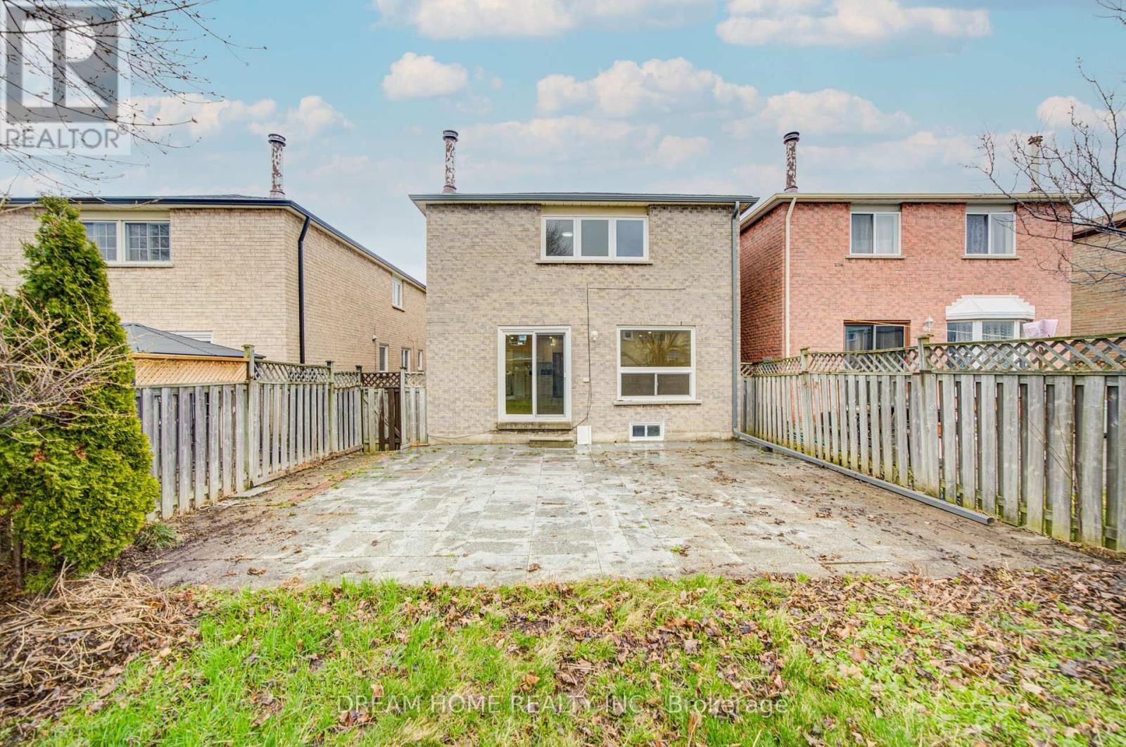 10 KAREN MILES CRESCENT Image 33