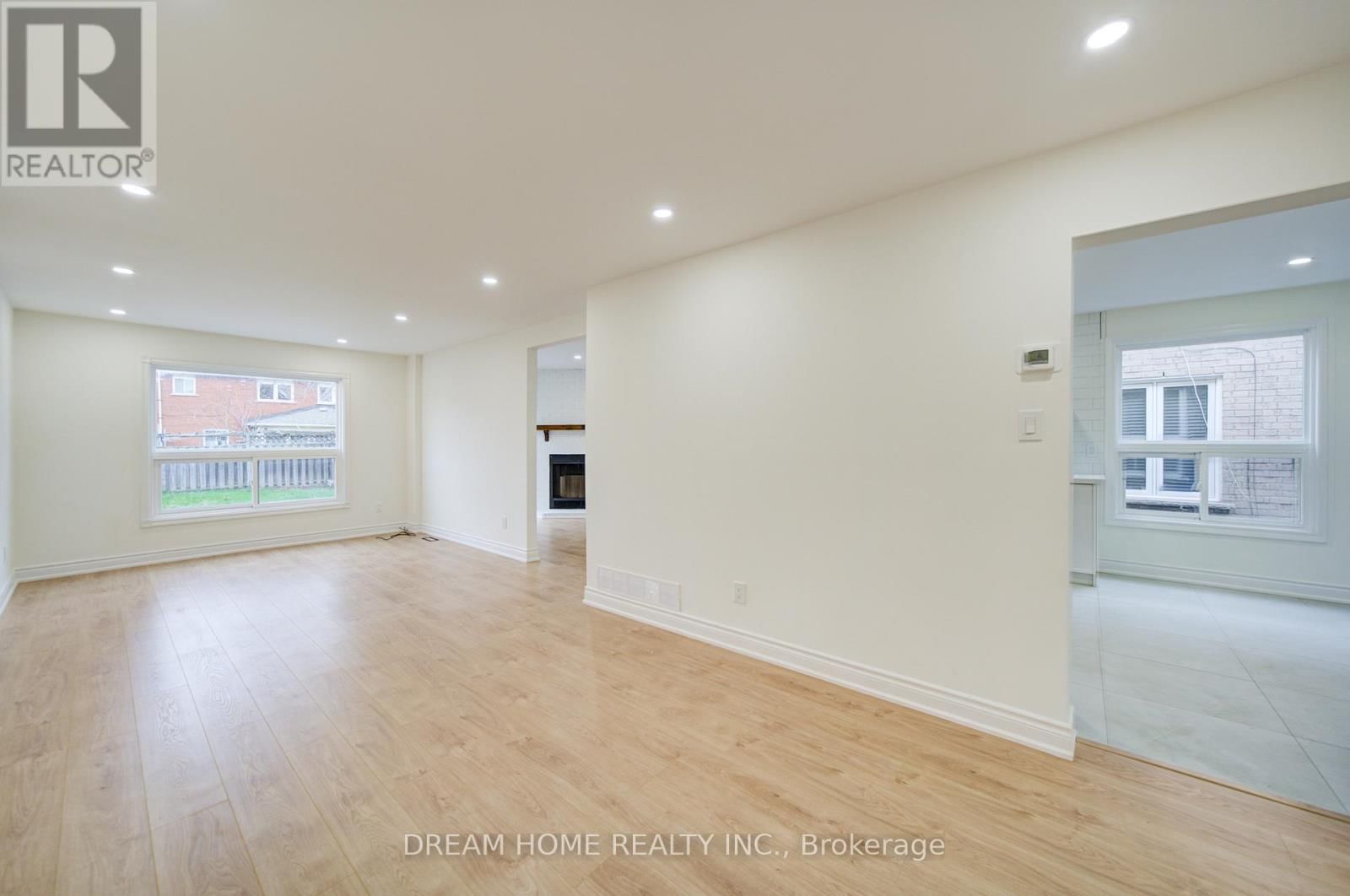 10 KAREN MILES CRESCENT Image 5