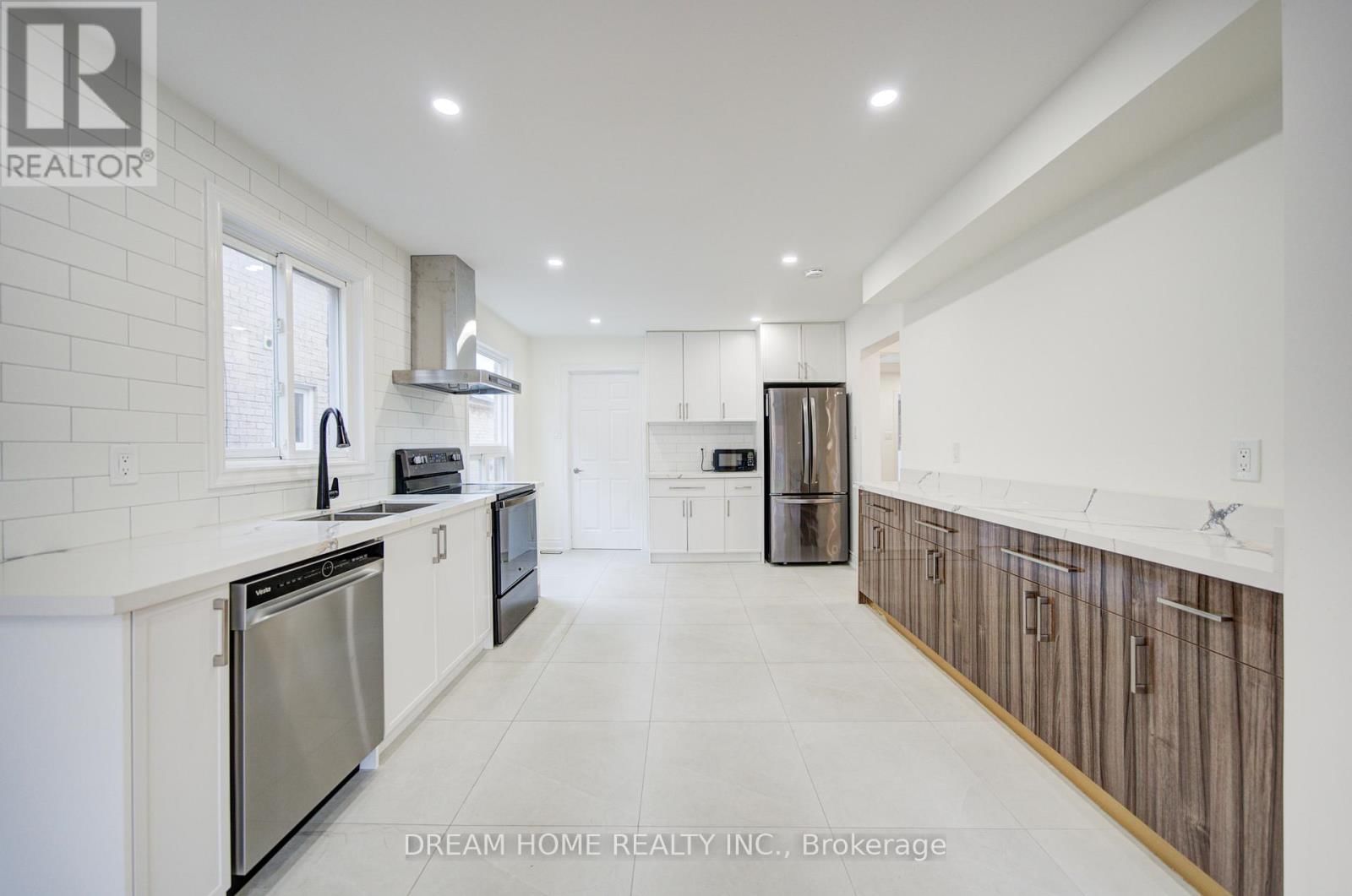 10 KAREN MILES CRESCENT Image 6