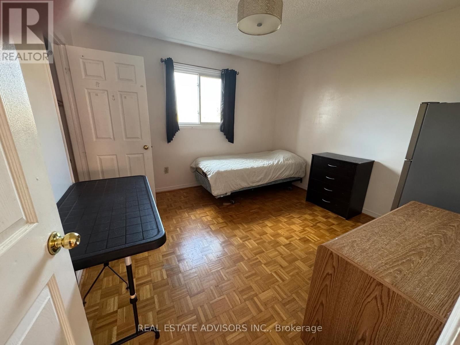 103 BELMONT CRESCENT Image 2