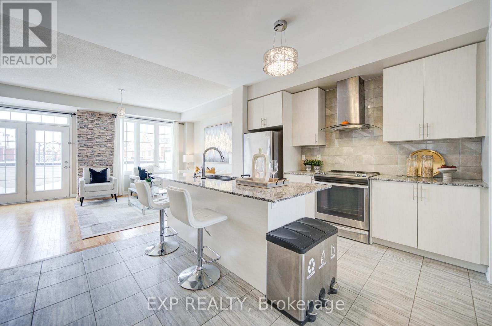 10616 BATHURST STREET Image 13