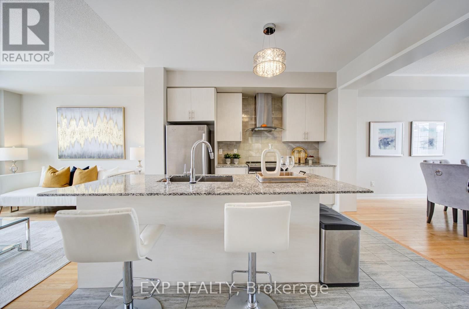 10616 BATHURST STREET Image 14