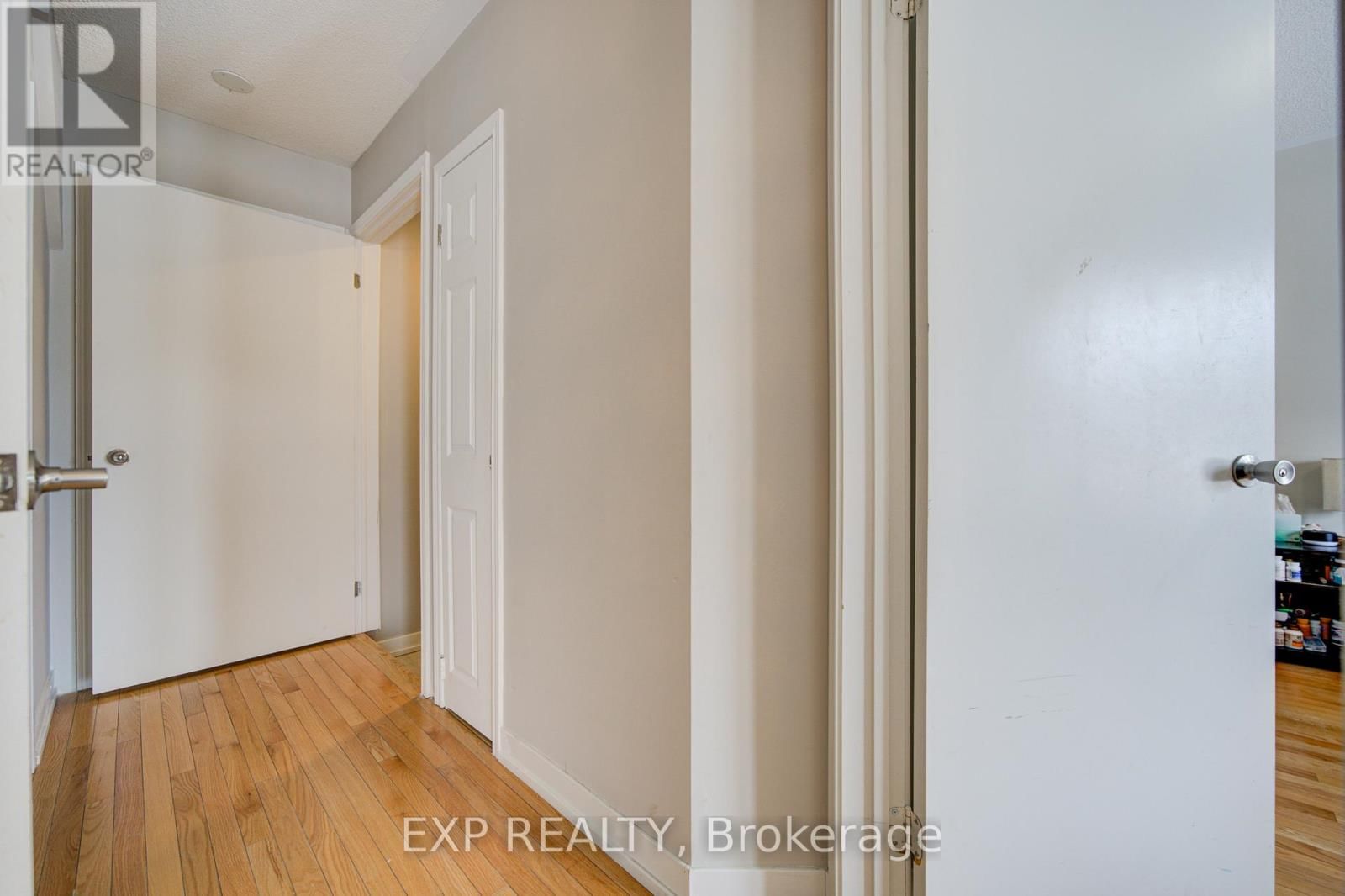 10616 BATHURST STREET Image 3