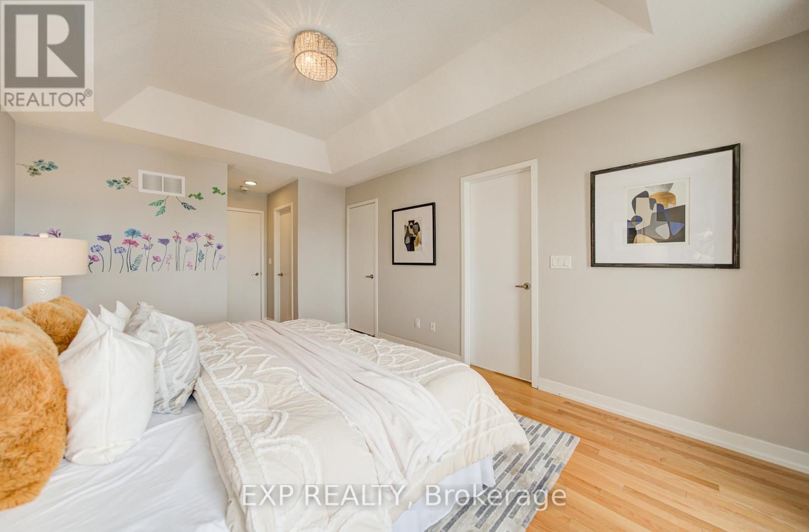 10616 BATHURST STREET Image 33