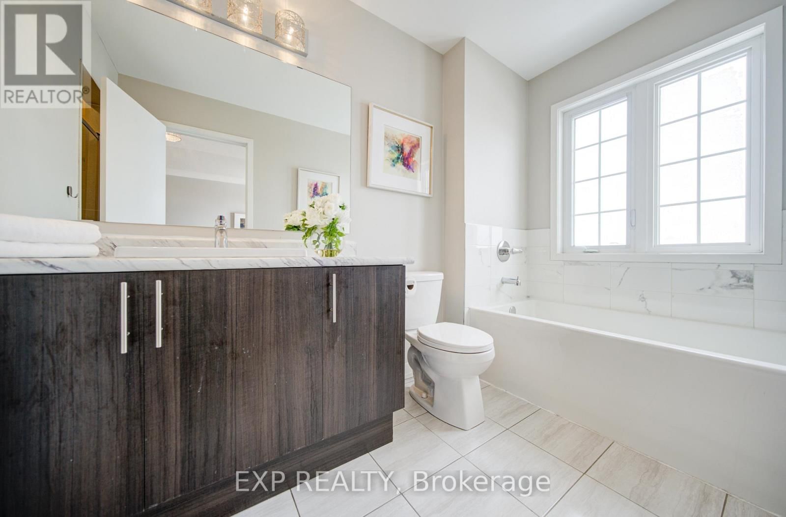 10616 BATHURST STREET Image 35