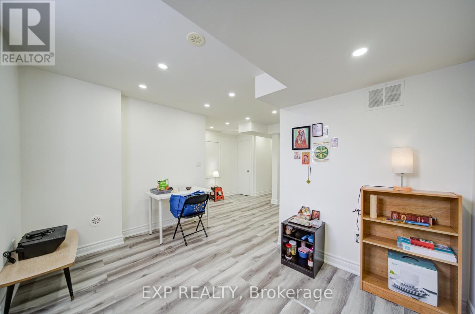 10616 BATHURST STREET Image 42