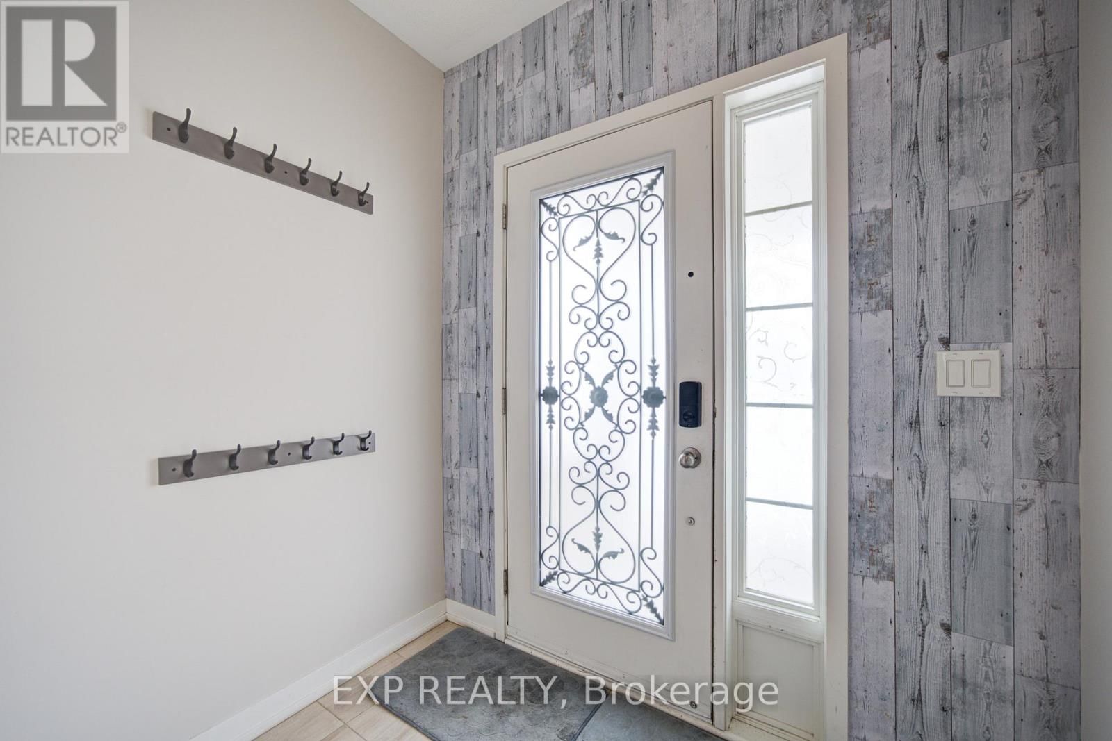 10616 BATHURST STREET Image 7