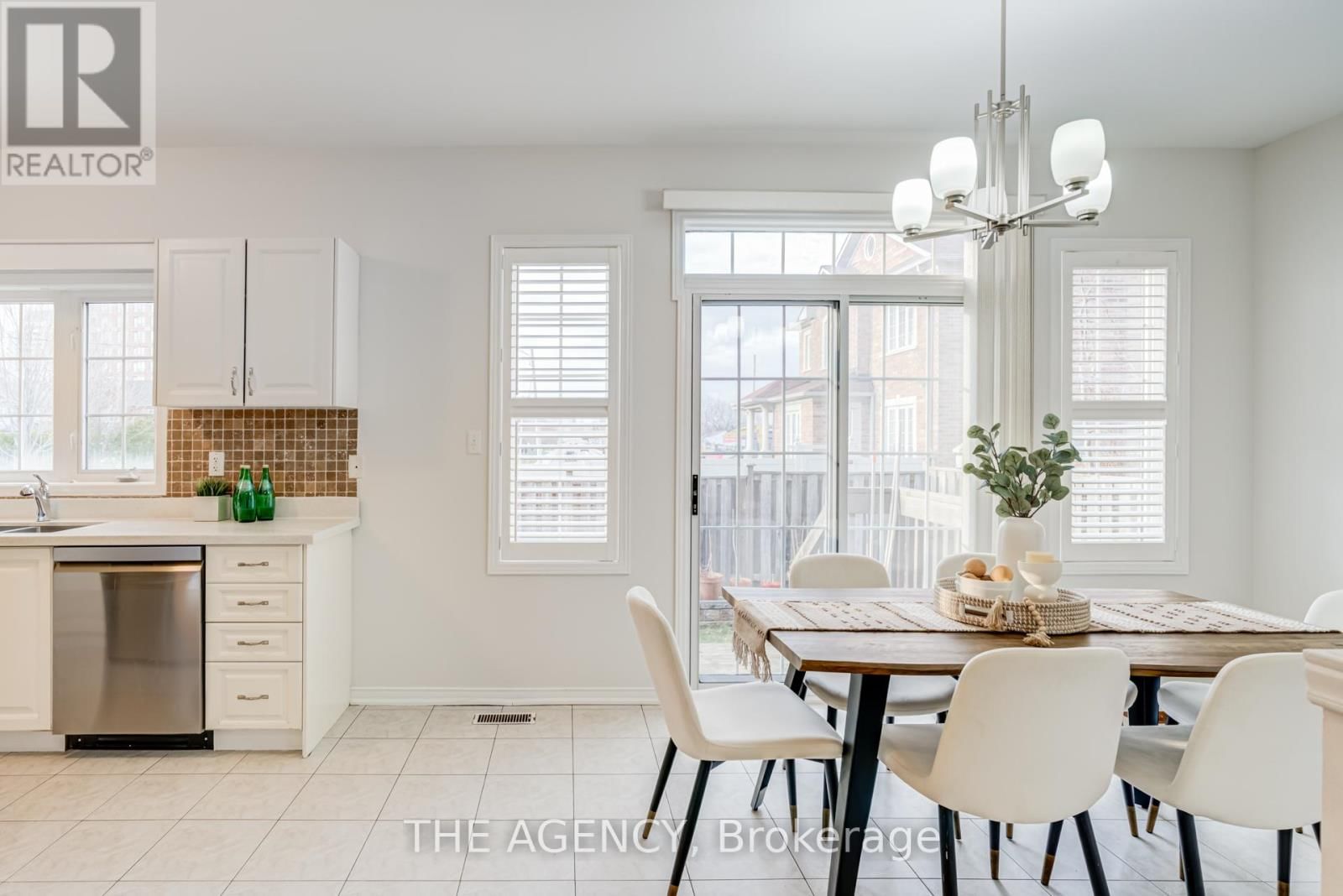 6 LEVELLANDS CRESCENT Image 11