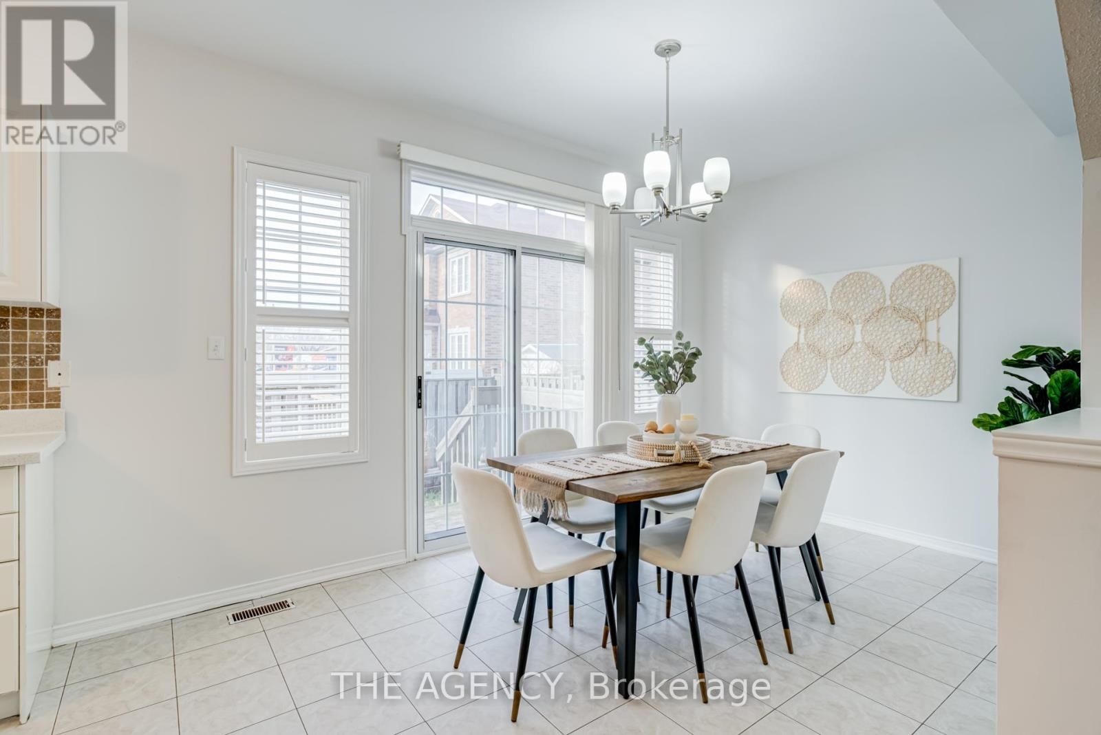 6 LEVELLANDS CRESCENT Image 17