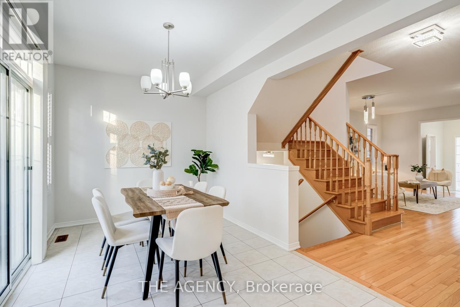 6 LEVELLANDS CRESCENT Image 18