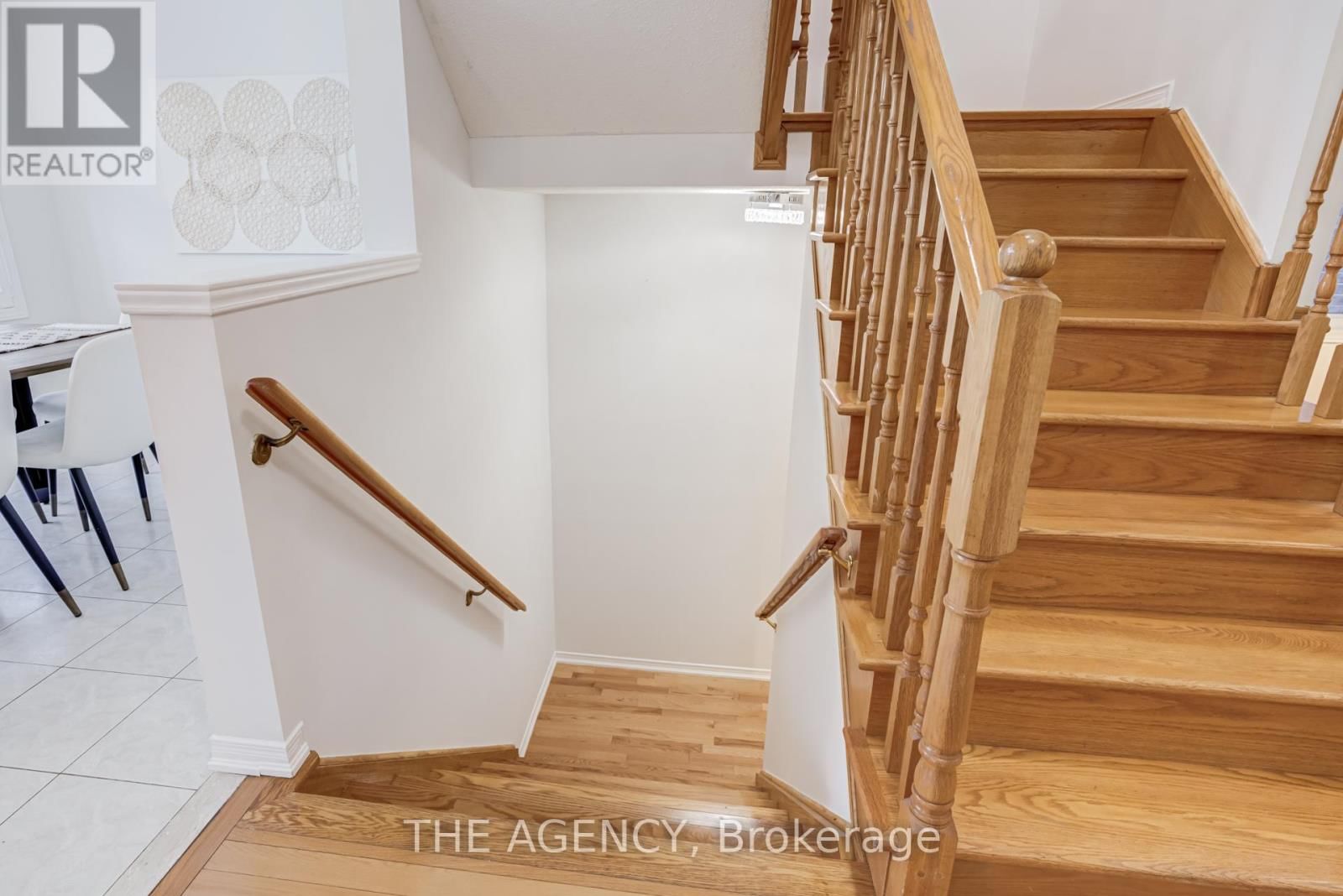 6 LEVELLANDS CRESCENT Image 31