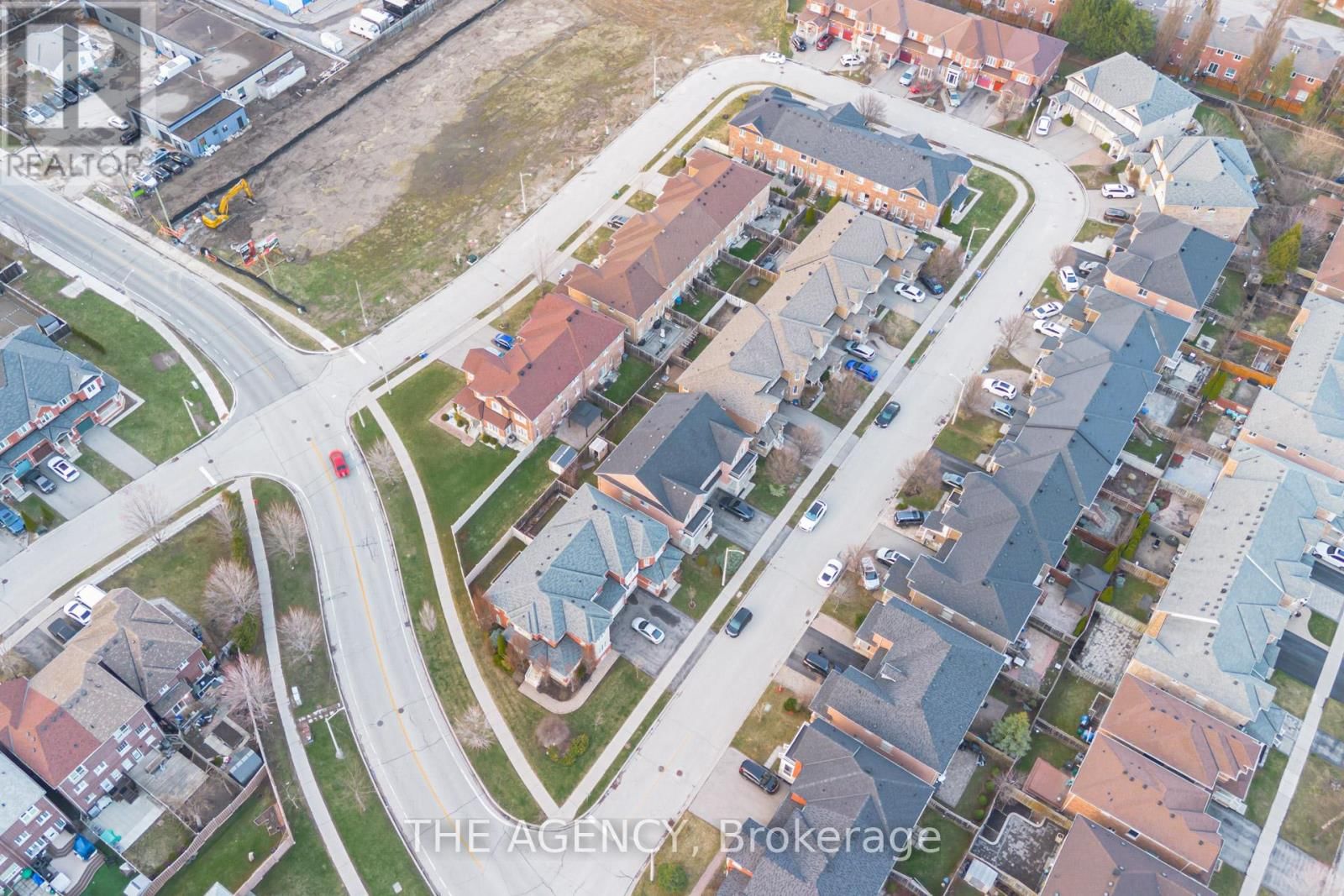 6 LEVELLANDS CRESCENT Image 44