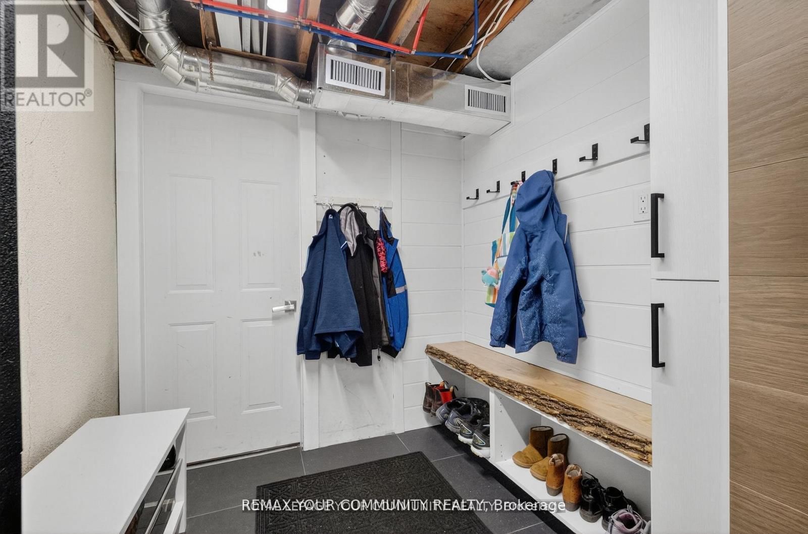 105 ORCHARD HEIGHTS BOULEVARD Image 24