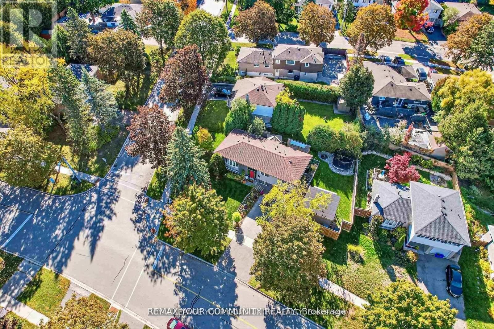 105 ORCHARD HEIGHTS BOULEVARD Image 32