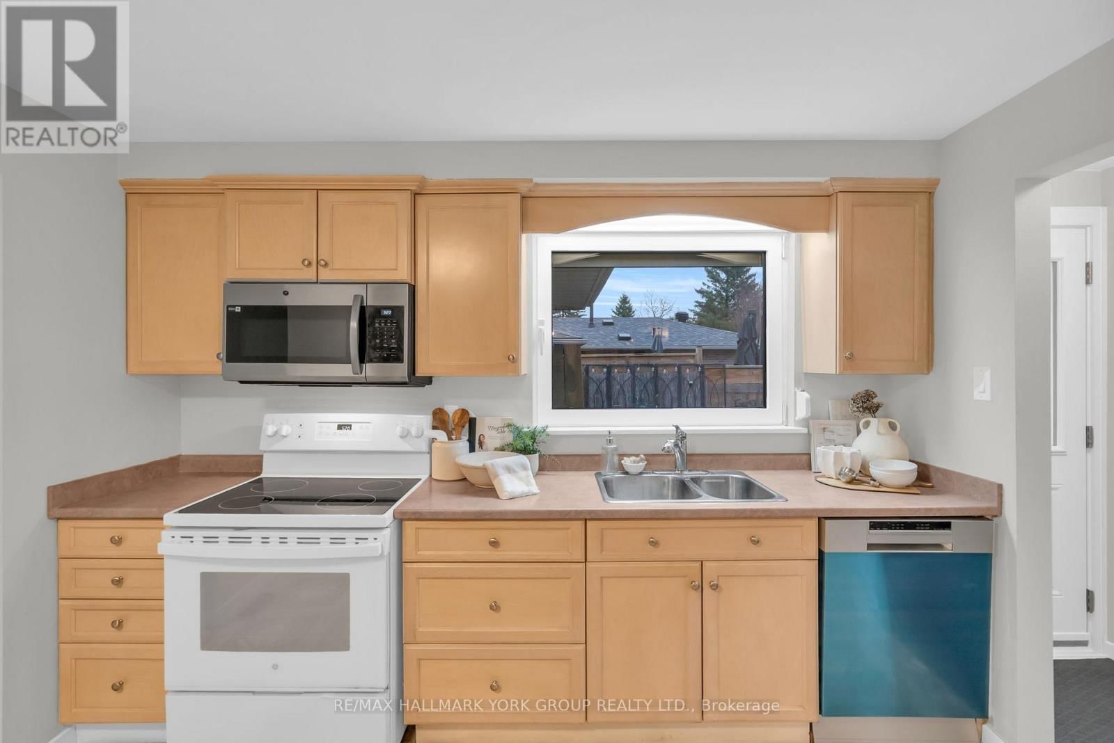 67 DEVINS DRIVE Image 16