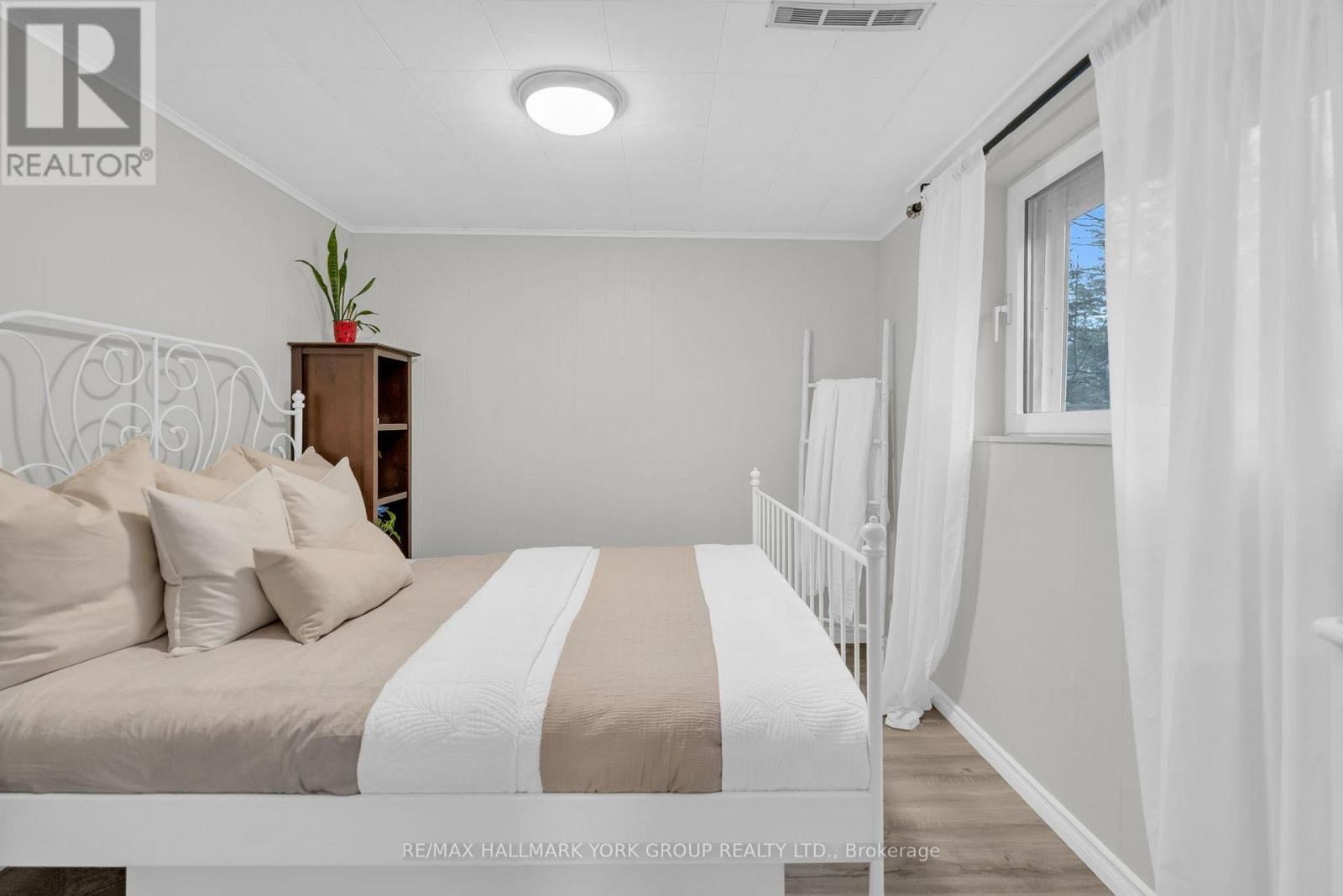 67 DEVINS DRIVE Image 31