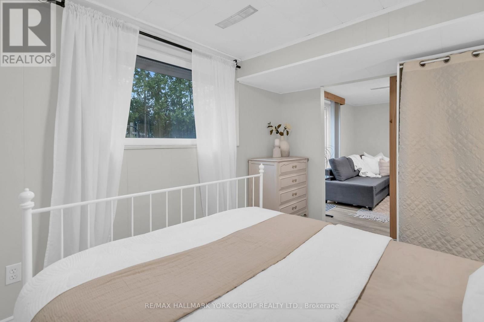 67 DEVINS DRIVE Image 32