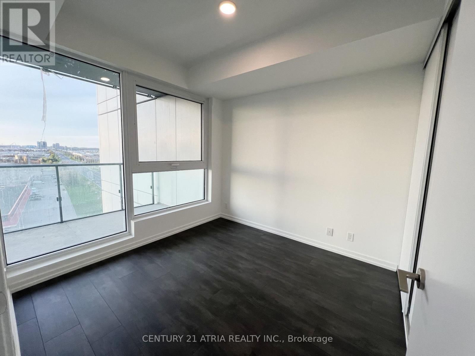 1008 - 7890 JANE STREET Image 4