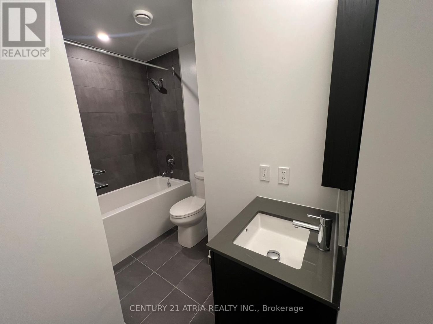 1008 - 7890 JANE STREET Image 6