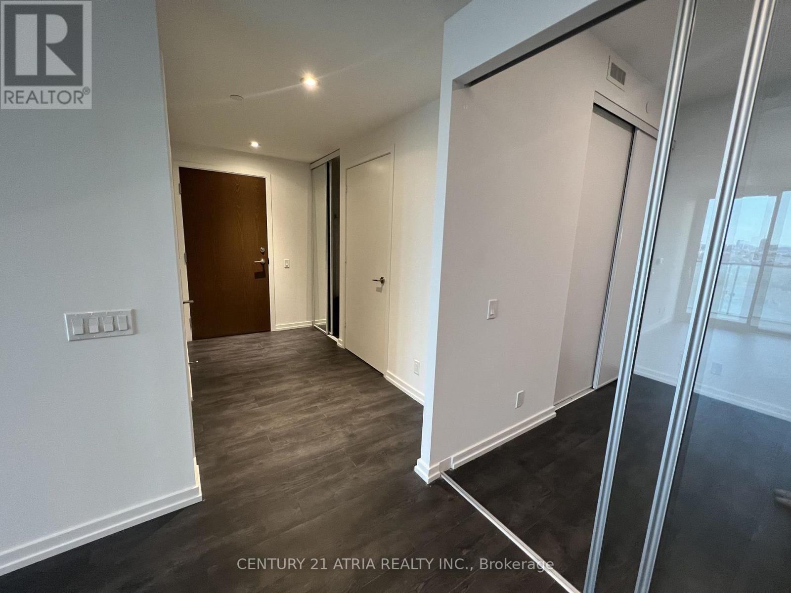 1008 - 7890 JANE STREET Image 8