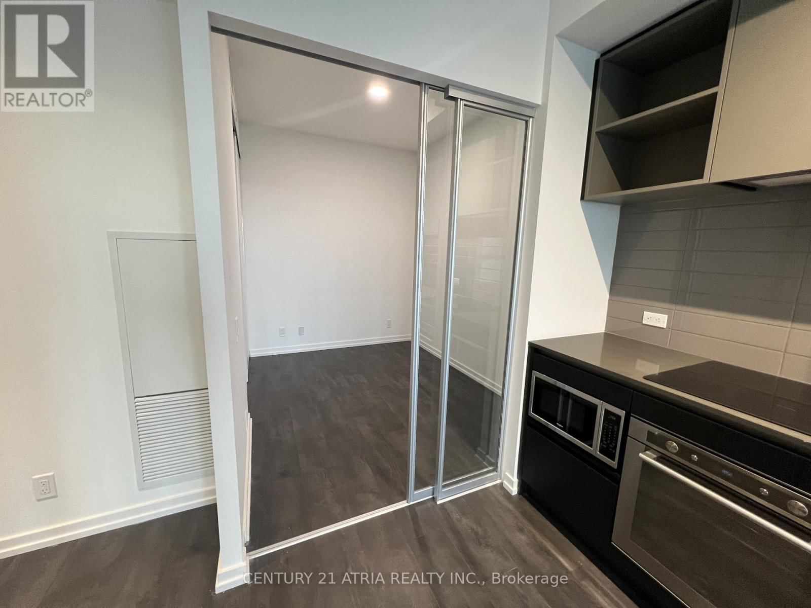 1008 - 7890 JANE STREET Image 9