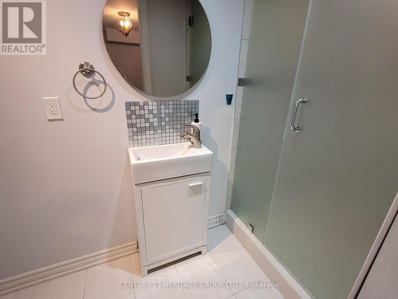 88 TULIP STREET Image 13