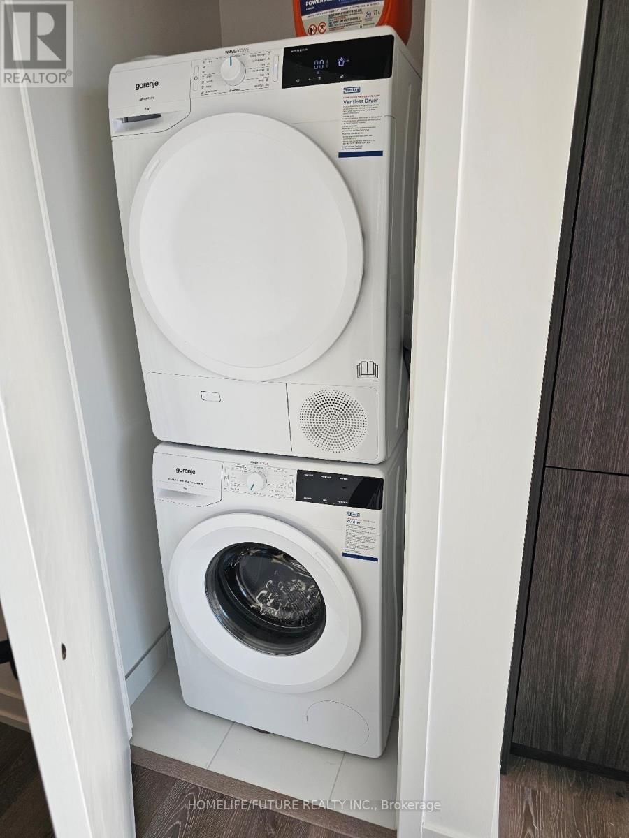 3009 - 225 COMMERCE STREET Image 16